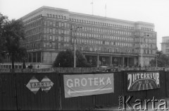 1986, Warszawa, Polska.
Budynek będący siedzibą KC PZPR, znany jako Dom Partii.
Fot. Kacper M. Krajewski, zbiory Ośrodka KARTA