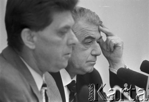 1995, Warszawa, Polska.
Konferencja prasowa liderów Partii Republikanie, na zdjęciu prof. Zbigniew Religa (z prawej).
Fot. Kacper M. Krajewski, zbiory Ośrodka KARTA