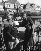 Sierpień 1947, Travemunde/k.Lubeki, Niemcy.
Repatrianci wsiadający na statek 