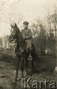 1914-1918, brak miejsca.
Żołnierz w mundurze armii niemieckiej na koniu.
Fot. NN, zbiory Ośrodka KARTA, kolekcja Ryszarda Łopatki
