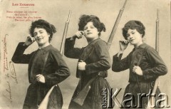Pocz. XX wieku, Nancy, Francja.
Portret trzech kobiet w strojach żołnierskich, z karabinami. Podpis w języku francuskim: 