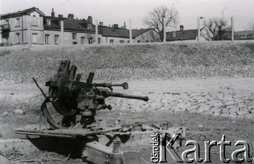 Kwiecień 1940, Warszawa.
Działo przeciwlotnicze
Fot. F. Krabicka, zbiory Ośrodka KARTA, udostępniła Agata Bujnowska