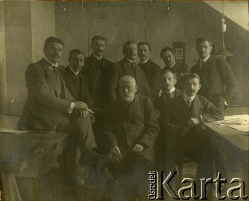 1908-1914, Wilno, Rosja.
Grupa mężczyzn.
Fot. NN, zbiory Ośrodka KARTA, udostępniła Barbara Krzystek