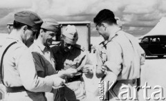 1941, El Amiriya koło Aleksandrii, Egipt.
Żołnierze Samodzielnej Brygady Strzelców Karpackich na terenie bazy wojskowej.
Fot. NN, zbiory Ośrodka KARTA, przekazała Wiesława Grochola

