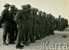Październik 1941, El Amiriya koło Aleksandrii, Egipt.
Żołnierze Samodzielnej Brygady Strzelców Karpackich na terenie bazy wojskowej.
Fot. NN, zbiory Ośrodka KARTA, przekazała Wiesława Grochola

