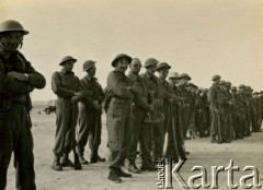 Październik 1941, El Amiriya koło Aleksandrii, Egipt.
Żołnierze Samodzielnej Brygady Strzelców Karpackich na terenie bazy wojskowej.
Fot. NN, zbiory Ośrodka KARTA, przekazała Wiesława Grochola
