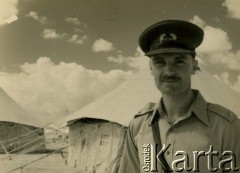 1941, El Amiriya koło Aleksandrii, Egipt.
Żołnierz Armii Brytyjskiej na terenie bazy wojskowej.
Fot. NN, zbiory Ośrodka KARTA, przekazała Wiesława Grochola