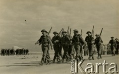 1941, El Amiriya koło Aleksandrii, Egipt.
Żołnierze Samodzielnej Brygady Strzelców Karpackich na terenie bazy wojskowej.
Fot. NN, zbiory Ośrodka KARTA, przekazała Wiesława Grochola