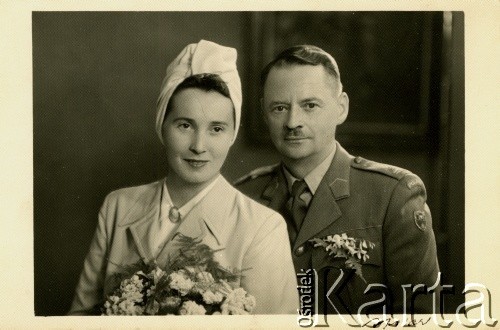 1946, Egipt.
Hanna i Roman Guziorscy w dniu zaślubin.
Fot. NN, zbiory Ośrodka KARTA, album przekazała Wiesława Grochola