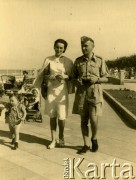 1942, Bliski Wschód.
Żołnierz Samodzielnej Brygady Strzelców Karpackich Roman Guziorski wraz ze swoją późniejszą małżonką Hanną.
Fot. NN, zbiory Ośrodka KARTA, przekazała Wiesława Grochola