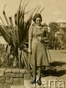 19.10.1942,  Bliski Wschód.
Sanitariuszka Hanna, później Guziorska. Na odwrocie napis: 