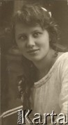 1922, brak miejsca.
Portret kobiety.
Fot. NN, zbiory Ośrodka KARTA, przekazał Emil Mieszkowski