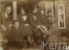 1923, Polska.
Grupa uczniów, z lewej stoi Tadeusz Szumański.
Fot. NN, zbiory Ośrodka KARTA, przekazał Emil Mieszkowski