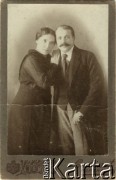 Ok. 1900, Moskwa, Rosja.
Kalina, brat Emy Szumańskiej z żoną.
Fot. Cabinet Portreit, zbiory Ośrodka KARTA, przekazał Emil Mieszkowski