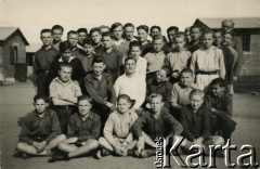 1945, Oudtshoorn, Związek Południowej Afryki.
Grupa chłopców ewakuowanych z ZSRR.
Fot. NN, zbiory Ośrodka KARTA, przekazał Emil Mieszkowski