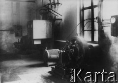 1927-1929, Płock, Polska.
Budowa Elektrowni Miejskiej w Radziwiu. Maszyny w hali elektrowni.
Fot. NN, zbiory Ośrodka KARTA