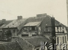 Ok. 1929, Płock, Polska.
Dachy budynków, z prawej słup elektryczny.
Fot. NN, zbiory Ośrodka KARTA