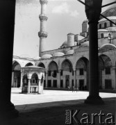 1936, Stambuł, Turcja.
Hagia Sophia, n/z dziedziniec.
Fot. NN, kolekcja Witolda Lis-Olszewskiego, zbiory Ośrodka KARTA