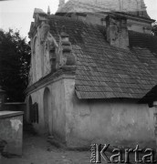 Lata 30., Polska.
Niezidentyfikowany budynek.
Fot. NN, kolekcja Witolda Lis-Olszewskiego, zbiory Ośrodka KARTA