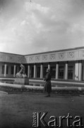 1929, Poznań, Polska.
Dziedziniec Pałacu Targowego (Plac św. Marka) podczas Powszechnej Wystawy Krajowej. Widoczna rzeźba 
