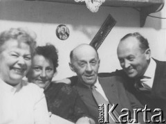 1956-1970, Zakopane, Polska.
Siedzą od lewej: Helena Jedrzejewska, Krystyna Stylbińska, Marian Jedrzejewski, Tadeusz Stylbiński. Marian Jędrzejewski, ps. 