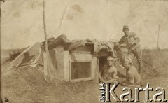 1914-1918, brak miejsca.
Żołnierze austriaccy przy schronie.
Fot. NN, zbiory Ośrodka KARTA, przekazała Teresa Wojciechowska