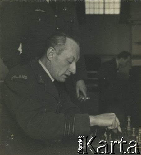 1944, Wielka Brytania. 
Kazimierz Kuzian, mjr pilot 300 Dywizjonu Bombowego Ziemi Mazowieckiej.
Fot. NN, zbiory Ośrodka KARTA, przekazała Anna Kruczkowska