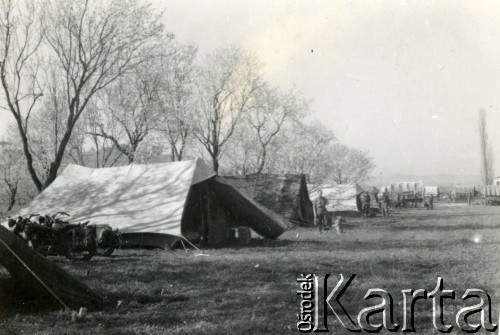 1944, Włochy.
Namioty wojskowe.
Fot. NN, zbiory Ośrodka KARTA, udostępniła Magdalena Braun