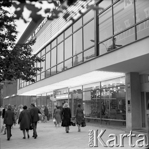 1972, Warszawa, Polska.
Węgierski Instytut Kultury przy ul. Marszałkowskiej.
Fot. Lubomir T. Winnik, zbiory Ośrodka KARTA
