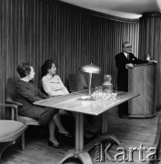 1972-1973, Warszawa, Polska.
Spotkanie w Domu Literatury na Krakowskim Przedmieściu.
Fot. Lubomir T. Winnik, zbiory Ośrodka KARTA

