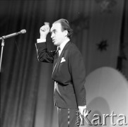1973, Warszawa, Polska.
Aktor Wiesław Michnikowski.
Fot. Lubomir T. Winnik, zbiory Ośrodka KARTA