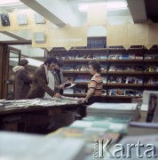 1972-1973, Warszawa, Polska.
Wnętrze księgarni.
Fot. Lubomir T. Winnik, zbiory Ośrodka KARTA
