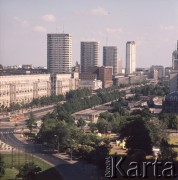 1972-1973, Warszawa, Polska.
Ul. Marszałkowska.
Fot. Lubomir T. Winnik, zbiory Ośrodka KARTA
