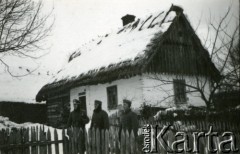 1939-1945, okolice Jasła.
Żołnierze Wehrmachtu.
Fot. NN, album nieznanego żołnierza Wehrmachtu, kolekcja Tomasza Kopańskiego, zbiory Ośrodka KARTA