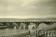 1939-1945, okolice Jasła.
Nowobudowany most.
Fot. NN, album nieznanego żołnierza Wehrmachtu, kolekcja Tomasza Kopańskiego, zbiory Ośrodka KARTA