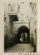 1943, Jerozolima, Brytyjski Mandat Palestyny.
Uliczka w Jerozilimie.
Fot. NN, zbiory Ośrodka KARTA, przekazała Anna Masewicz.