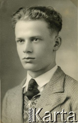 1934-1935, Polska.
Wacław Urbanowicz (1913-2013). Karierę marynarską rozpoczął w 1936 roku na statkach pasażerskich GAL-u (Gdynia-Ameryka Linie Żeglugowe S.A): SS 