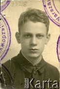 1928, Polska.
Wacław Urbanowicz (1913-2013). Karierę marynarską rozpoczął w 1936 roku na statkach pasażerskich GAL-u (Gdynia-Ameryka Linie Żeglugowe S.A): SS 