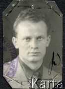 1940, brak miejsca.
Wacław Urbanowicz (1913-2013). Karierę marynarską rozpoczął w 1936 roku na statkach pasażerskich GAL-u (Gdynia-Ameryka Linie Żeglugowe S.A): SS 