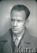 9.10.1946, Gdynia, Polska.
Wacław Urbanowicz (1913-2013) po powrocie. Karierę marynarską rozpoczął w 1936 roku na statkach pasażerskich GAL-u (Gdynia-Ameryka Linie Żeglugowe S.A): SS 