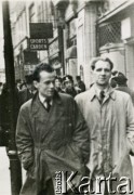 1943, Wielka Brytania.
Wacław Urbanowicz (z lewej) na ulicy miasta.
Fot. NN, kolekcja Wacława Urbanowicza, zbiory Ośrodka KARTA