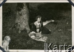 1939, Marysinek, Polska.
Adela, siostra Wacława Urbanowicza.
Fot. NN, kolekcja Wacława Urbanowicza, zbiory Ośrodka KARTA