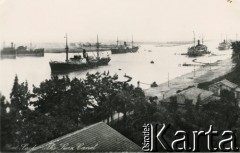 Port Said, Egipt.
Statki płynące Kanałem Sueskim.
Fot. NN, kolekcja Wacława Urbanowicza, zbiory Ośrodka KARTA