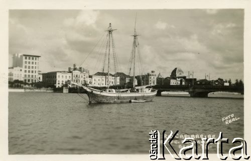 Pernambuco, Brazylia.
Statek na rzece Capibaribe.
Fot. NN, kolekcja Wacława Urbanowicza, zbiory Ośrodka KARTA