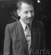 2.04.1950, Bojadła, woj. zielonogórskie, Polska.
Portret mężczyzny. Zdjęcie wykonano w dniu otwarcia pierwszego w Polsce kina wiejskiego 