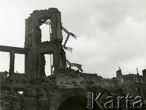 1947, Warszawa, Polska.
Ruiny budynku.
Fot. Jerzy Konrad Maciejewski, zbiory Ośrodka KARTA