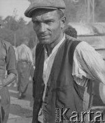 1949, Warszawa, Polska.
Robotnik Józef Krawczyk na terenie budowy.
Fot. Jerzy Konrad Maciejewski, zbiory Ośrodka KARTA
