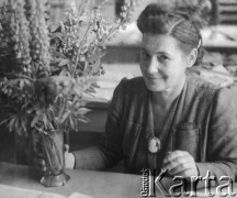 Po 1946, Warszawa, Polska.
Maria Zawadzka, dziennikarka w redakcji 