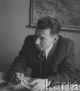 Po 1952, Warszawa, Polska.
Dziennikarz „Gromady-Rolnika Polskiego” Michał Szulczewski.
Fot. Jerzy Konrad Maciejewski, zbiory Ośrodka KARTA
