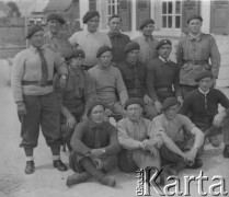 Lato 1940, Weier im Emmental, Szwajcaria.
Żołnierze walczący we Francji, internowani w obozie szwajcarskim. Oryginalny podpis: 